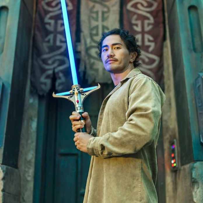 Stellan Gios Legacy Lightsaber Launches Nov. 17
