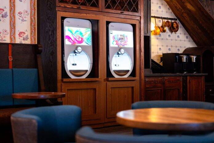 McKim's Mile House Opens at Magic Kingdom – New DVC Lounge