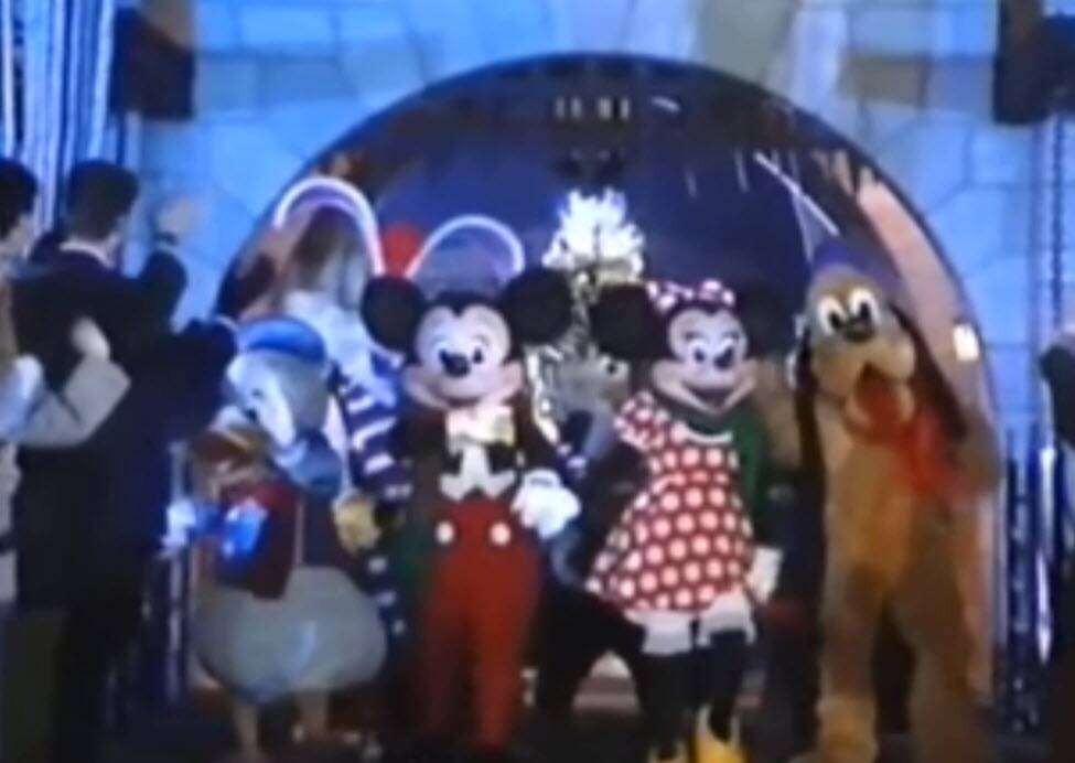 The Magic of Christmas at Disneyland (1992)